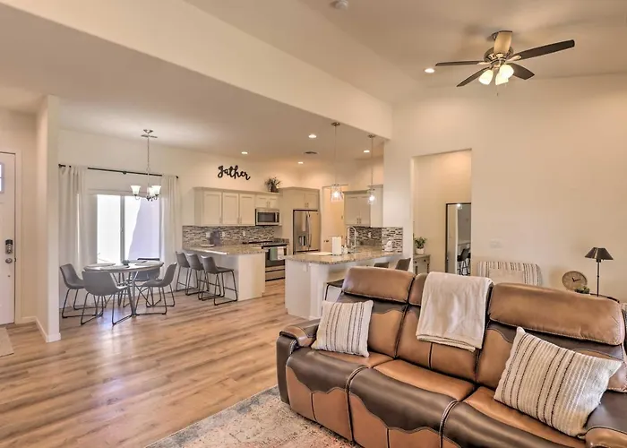 Bright W/ Yard, 4 Mi To Colorado River! * Fort Mohave