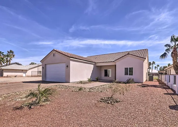 Bright W/ Yard, 4 Mi To Colorado River! * Fort Mohave