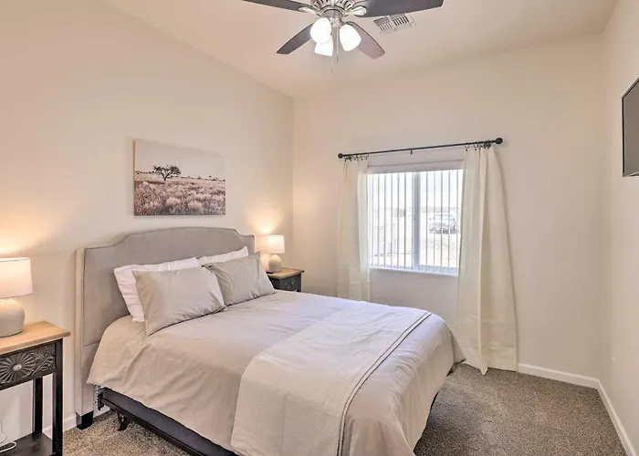 Bright W/ Yard, 4 Mi To Colorado River! Fort Mohave