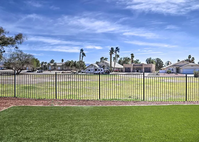 Bright W/ Yard, 4 Mi To Colorado River! Holiday home *