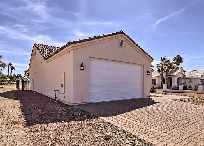 Holiday home Bright W/ Yard, 4 Mi To Colorado River!