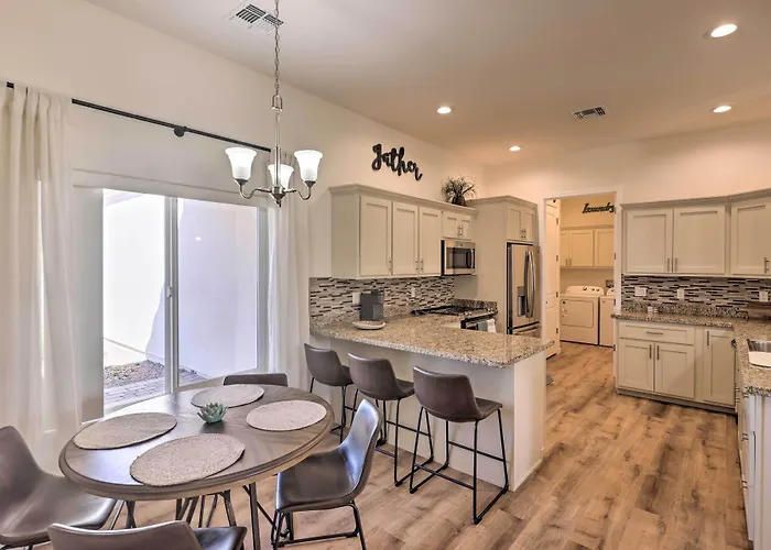 Bright W/ Yard, 4 Mi To Colorado River! Fort Mohave